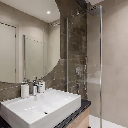 Luxury Unicus I, Ii, Iv Guest house