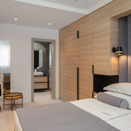 Luxury Unicus I, Ii, Iv In Center Of Old Town Pensionat Split