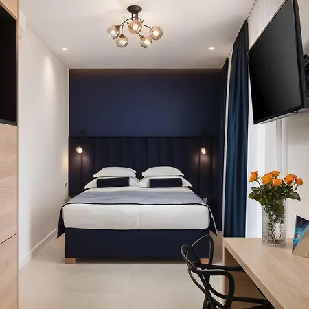 Luxury Unicus I, Ii, Iv 4*