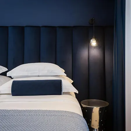 Luxury Unicus I, Ii, Iv In Center Of Old Town Pensionat 4*