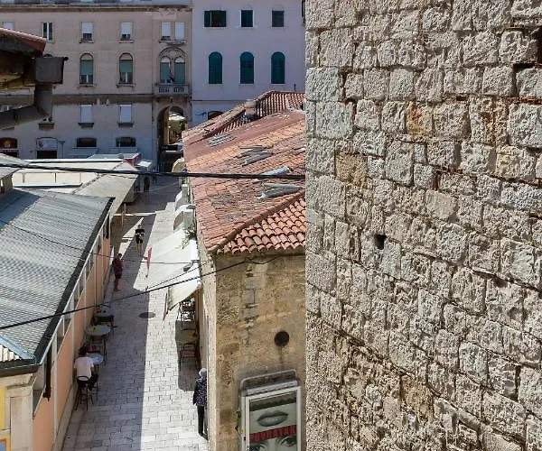 Luxury Unicus I, Ii, Iv In Center Of Old Town 4*