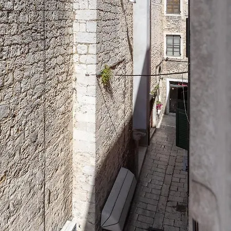 Гостевой дом Luxury Unicus I, Ii, Iv In Center Of Old Town 4*